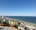 Direttamente sul lungomare servito del lido di pomposa si vende alloggio trilocale vista mare