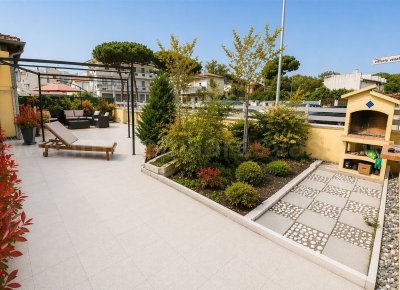 Lido degli scacchi- zona centro- vendesi appartamento con corte esclusiva e riscaldamento autonomo