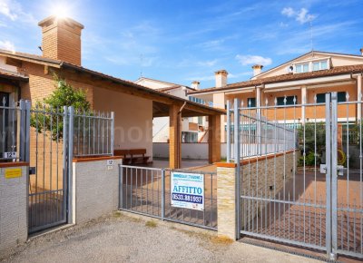 Ampia villa indipendente con ampi spazi esterni in affitto al lido di pomposa